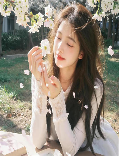 从技术角度看《非常女秘书》：微距摄影的艺术表达的技术支持 促进电影产业的升级发展