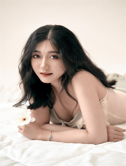 《请问您今天要来点兔子吗? 第一季》色彩运用娱乐解析：色调选择与情绪表达分析